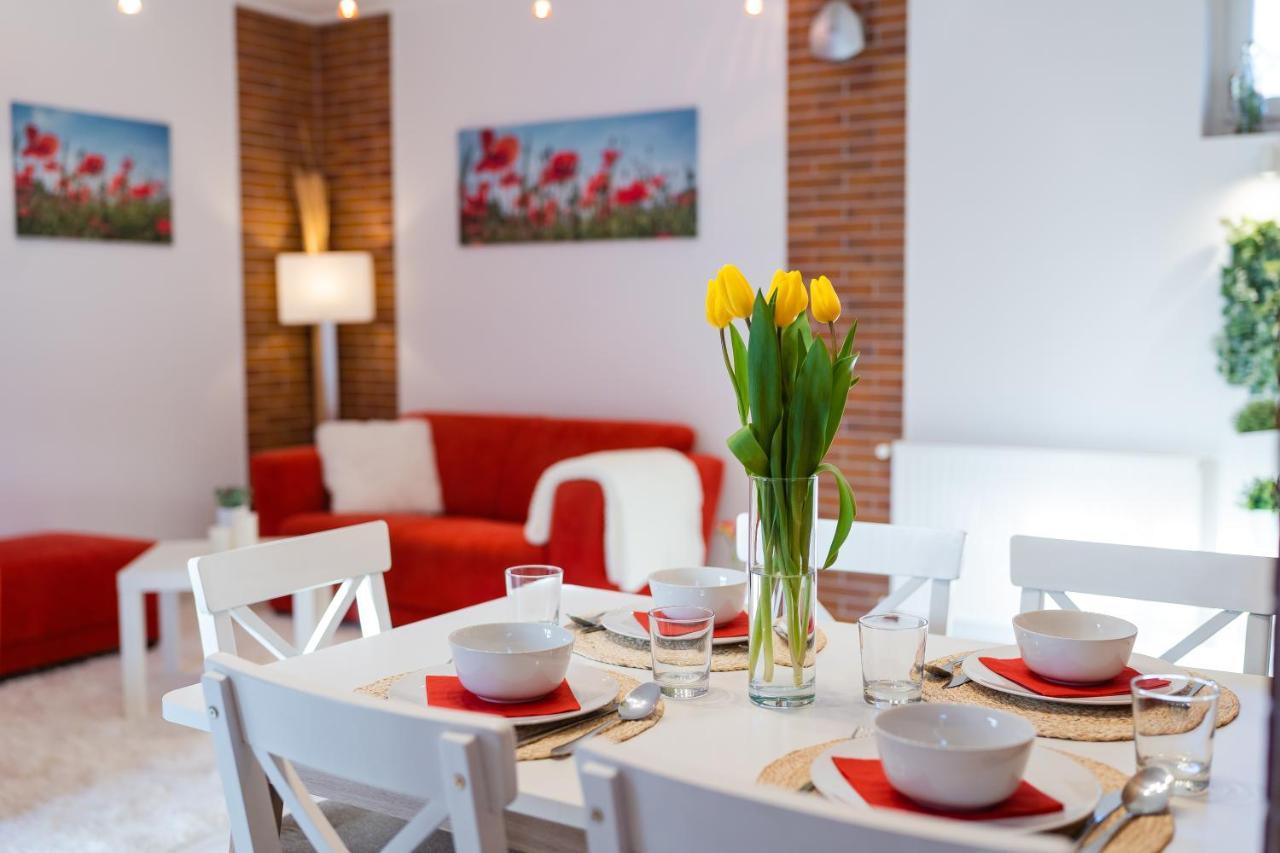 Sara-Lux Apartman Nyarliget Ngoại thất bức ảnh