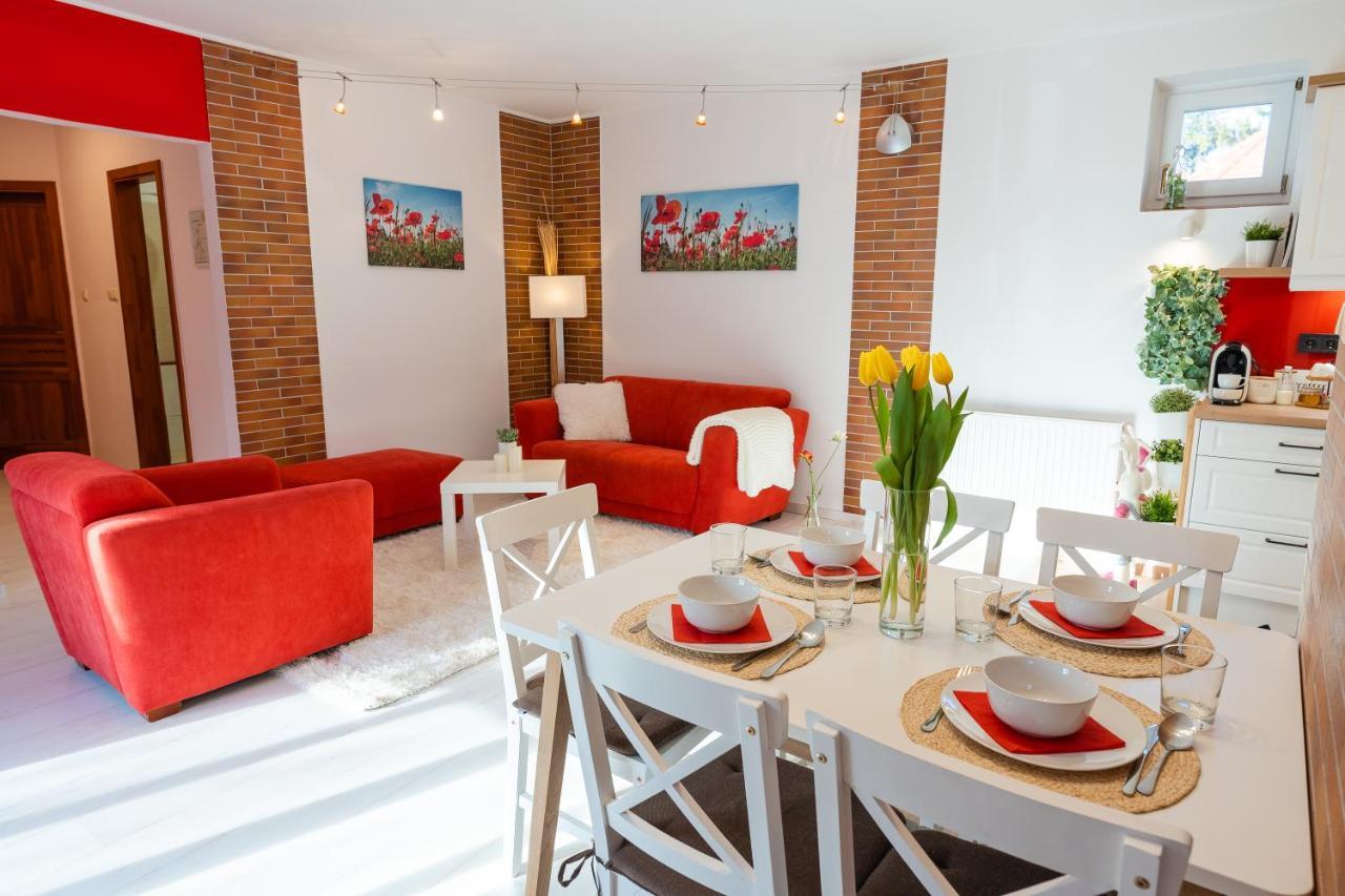 Sara-Lux Apartman Nyarliget Ngoại thất bức ảnh