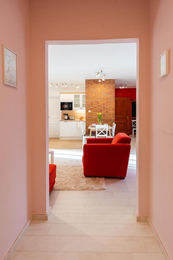 Sara-Lux Apartman Nyarliget Ngoại thất bức ảnh